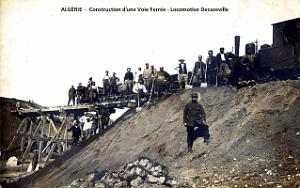 Algerie - Construction d'une voie - Locomotive Decazeville